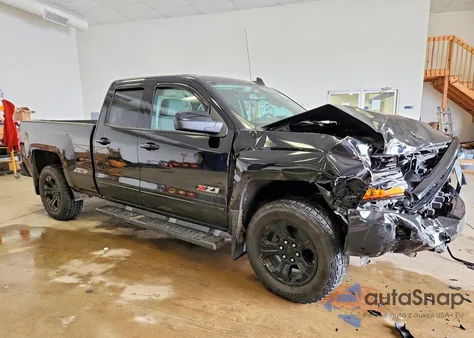 2016 Chevrolet Silverado K1500 Lt z USA, uszkodzony, nr VIN 1GCVKREC4GZ428201